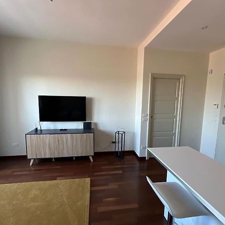 Suite 220 Bari Bagian luar foto