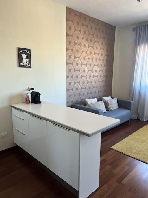 Suite 220 Bari Bagian luar foto