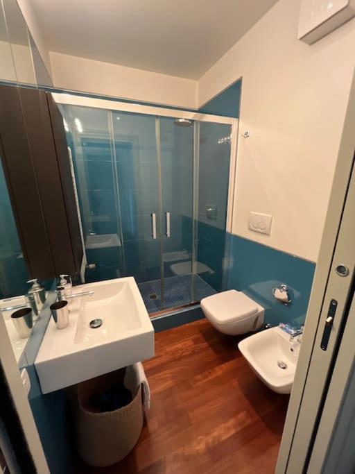 Suite 220 Bari Bagian luar foto