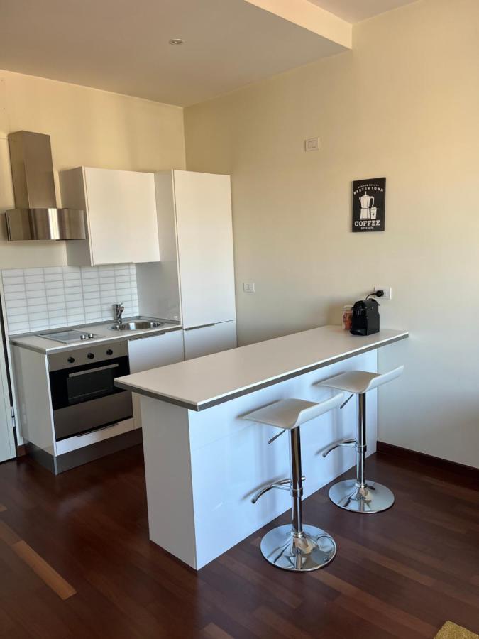 Suite 220 Bari Bagian luar foto